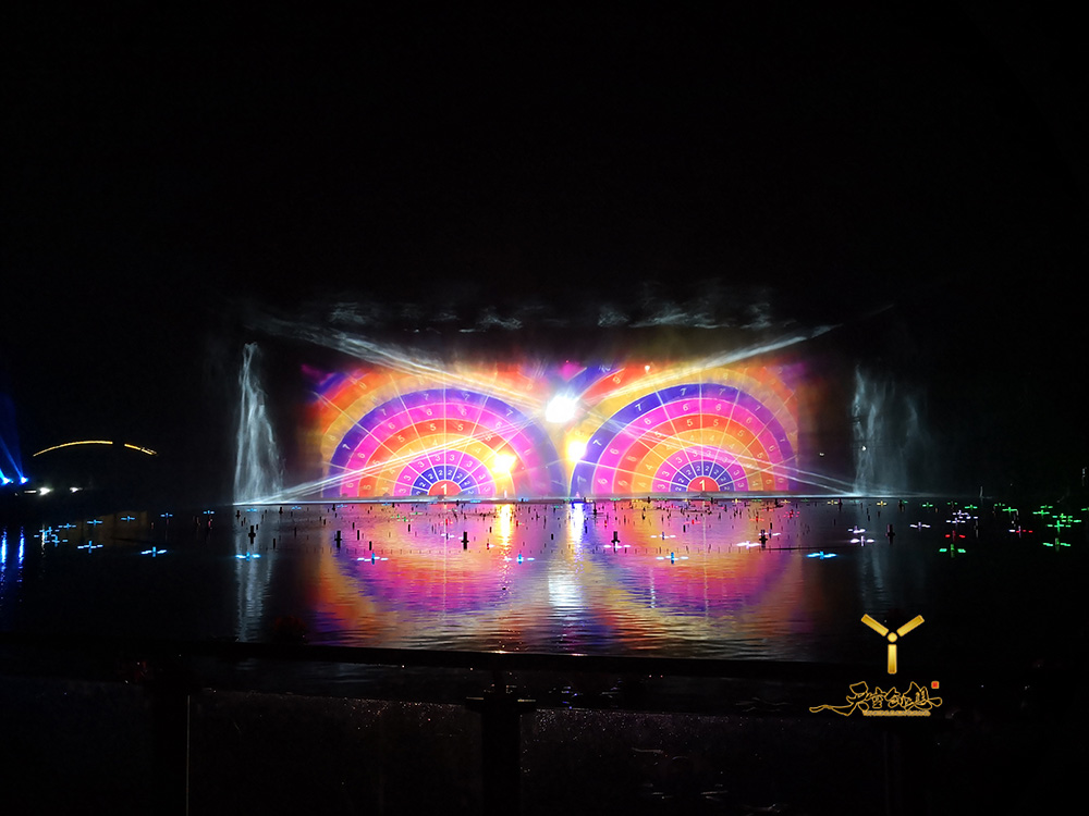 達州蓮花湖《圣蓮華彩》水舞光影秀(圖2)